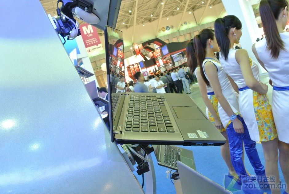TOSHIBA-U845W-(8).jpg