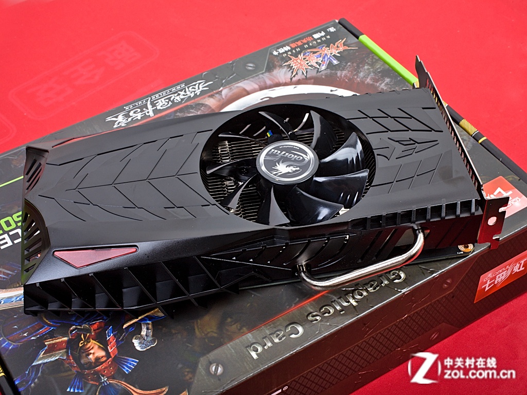 七彩虹gtx550ti 雷暴鲨 d5 1024m r50