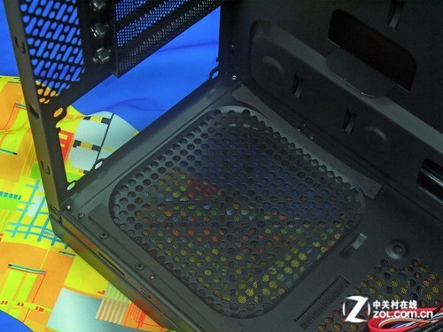 活性碳钢打造 GAMEMAX圣骑士机箱上架
