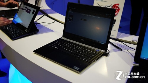 IFA2012��Ӣ�ض�չ̨���ҳ����������� 