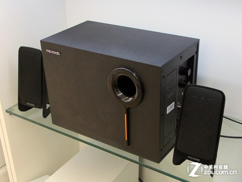 【高清图】方便用户调节 麦博经典2.1音箱售238元图2-zol中关村在线