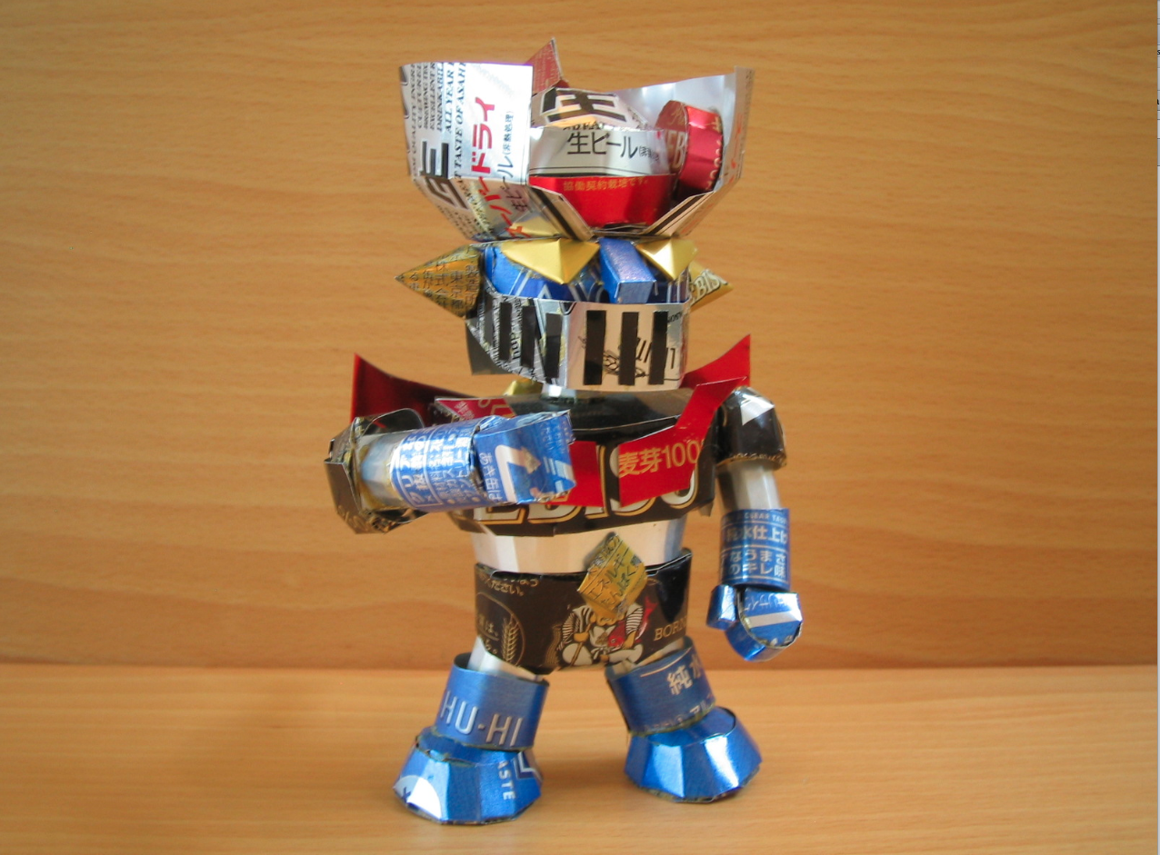 易拉罐变身各类模型 日本艺术家教你废物利用